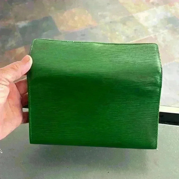 - LOUIS VUITTON LV Logo Riviera Hand Bag Epi Leather Green bundle w/ wallet - Picture 16 of 17